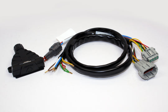 Hilux towbar deals wiring harness